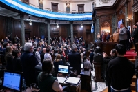 Ciudad de Buenos Aires: Aprueban la creación de un programa de «desendeudamiento familiar y personal»