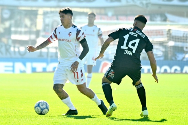 Torneo clausura de fútbol: Riestra derrotó a Estudiantes de La Plata