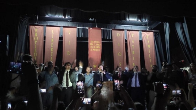 Presentan una denuncia penal contra dirigentes libertarios: el autoproclamado «brazo armado de La Libertad Avanza»