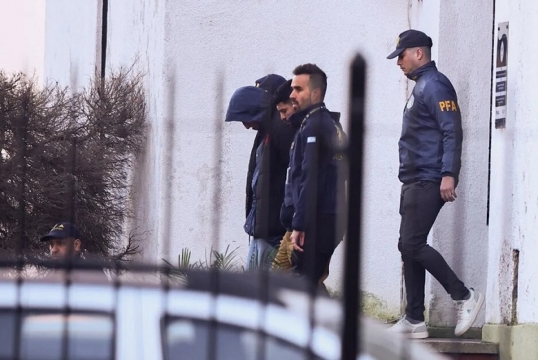 Otorgan prisión domiciliaria para los dos rugbiers franceses imputados por abuso sexual
