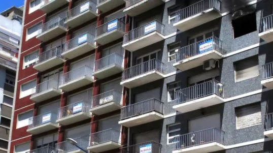 Ciudad de Buenos Aires: Un inquilino pasó de necesitar 3, 1 salarios mínimos en julio para alquilar un 2 ambientes