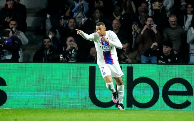 Kylian Mbappé firmó contrato con el Real Madrid por cinco años