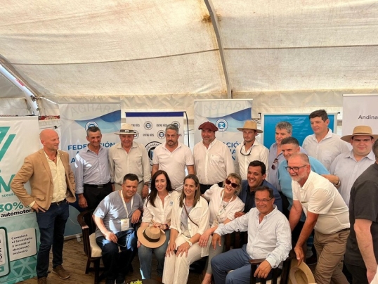 Victoria Villarruel, se reunió con dirigentes del campo en la XVII Fiesta Nacional del Arroz