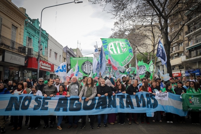 ATE se movilizó a la Quinta de Olivos en rechazo a los despidos voluntarios y el endeudamiento de 300 millones de dólares para financiarlo