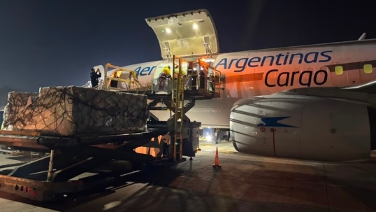 Aerolíneas Argentina envió un avión carguero con ayuda humanitaria a Venezuela