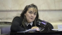 Mónica Schlotthauer: «Que Milei nos digan que el acuerdo con el FMI nos va a desendeudar es mentira»