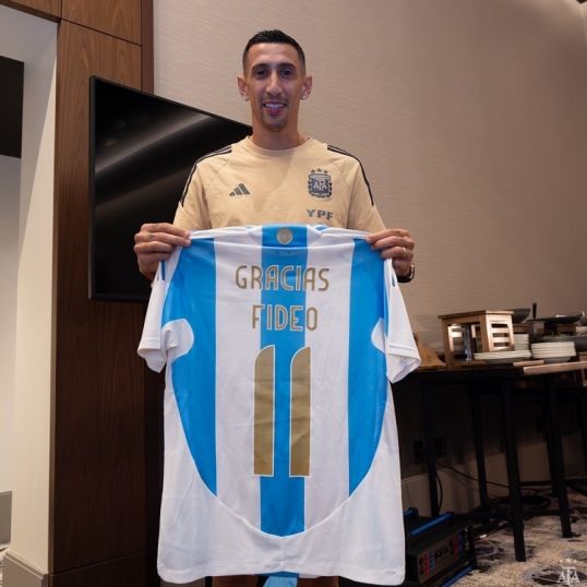 El plantel argentino despidió a Ángel Di María, con mucha emoción