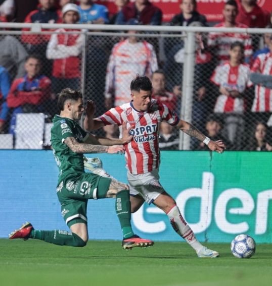 Torneo clausura de fútbol: Unión goleó a Sarmiento, en el inicio de la séptima fecha
