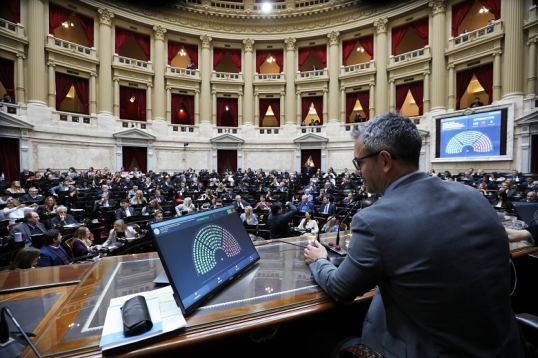La oposición busca tratar el endeudamiento familiar y la emergencia en discapacidad