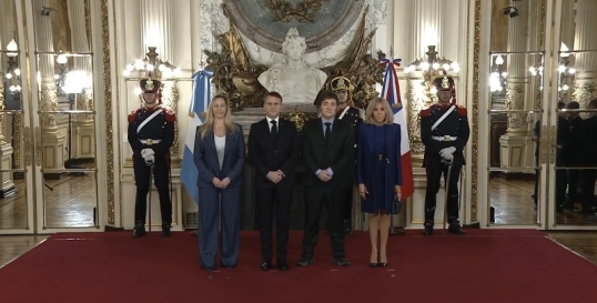 Javier Milei recibió en casa de gobierno a su par francés Emmanuel Macron
