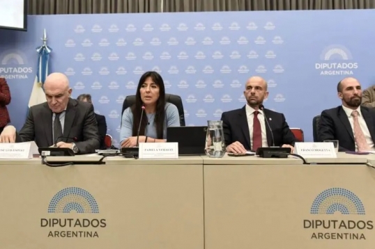 En comisión Diputados debaten la privatización de Aerolíneas Argentinas