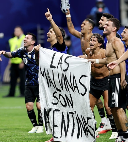Tras la dura derrota en el mundial: Inglaterra pidió a la FIFA investigar a la Argentina por la bandera de Malvinas