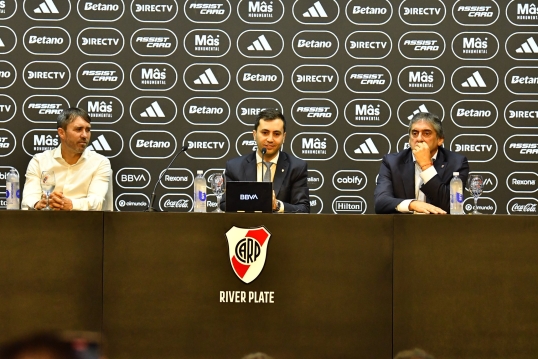 Stefano Di Carlo: Coudet, “es el mejor para este momento”