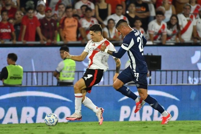Talleres venció a River en la definición por penales y ganó la Supercopa Internacional