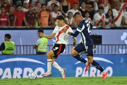 Talleres venció a River en la definición por penales y ganó la Supercopa Internacional