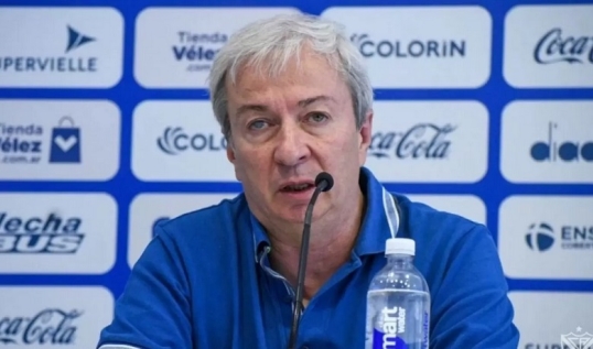 Vélez: Fabián Berlanga explicó la situación de Valentín Gómez