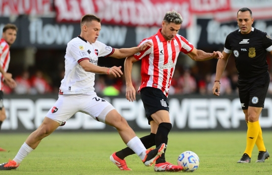 Torneo apertura de la Liga Profesional de Fútbol: Newell’s Old Boys juega ante Estudiantes de La Plata