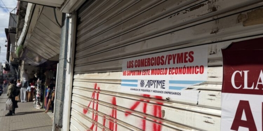 Aparecieron fajas en comercios de Córdoba: Las pymes no soportan este modelo