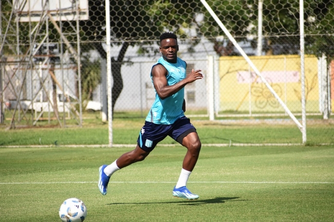Racing: Roger Martínez podría emigrar a Arabia Saudita