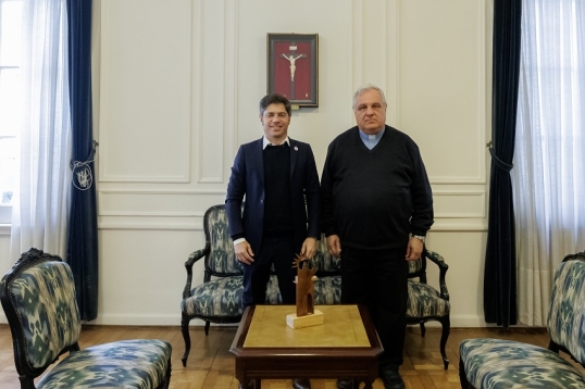 El gobernador Axel Kicillof recibió a monseñor Marcelo Colombo
