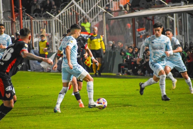 Liga Profesional de Fútbol: Racing visita a Instituto