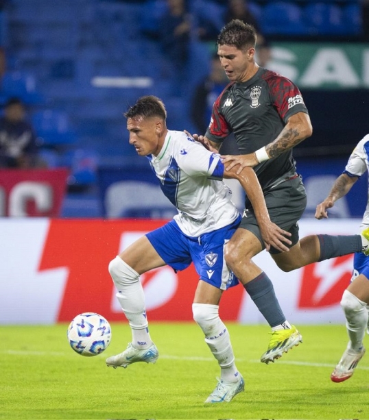Torneo clausura de la Liga Profesional de Fútbol: Huracán enfrenta  a Vélez