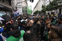 ATE marchó al ministerio de Desregulación: «A Sturzenegger lo espera la cárcel»
