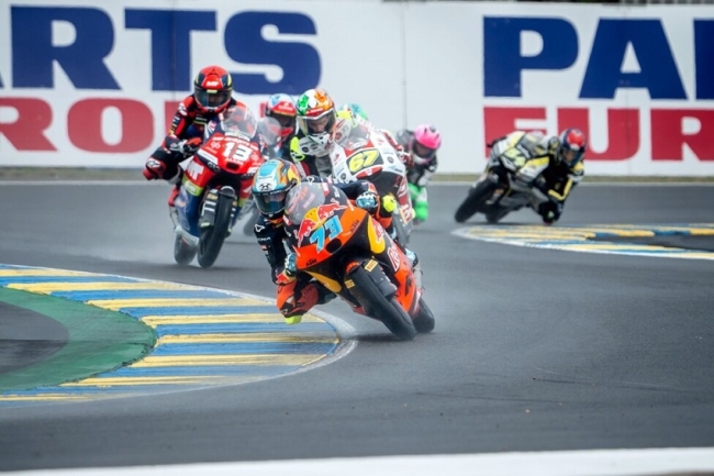 Moto 3: Las caídas retrasaron a Valentín Perrone y Marco Morelli
